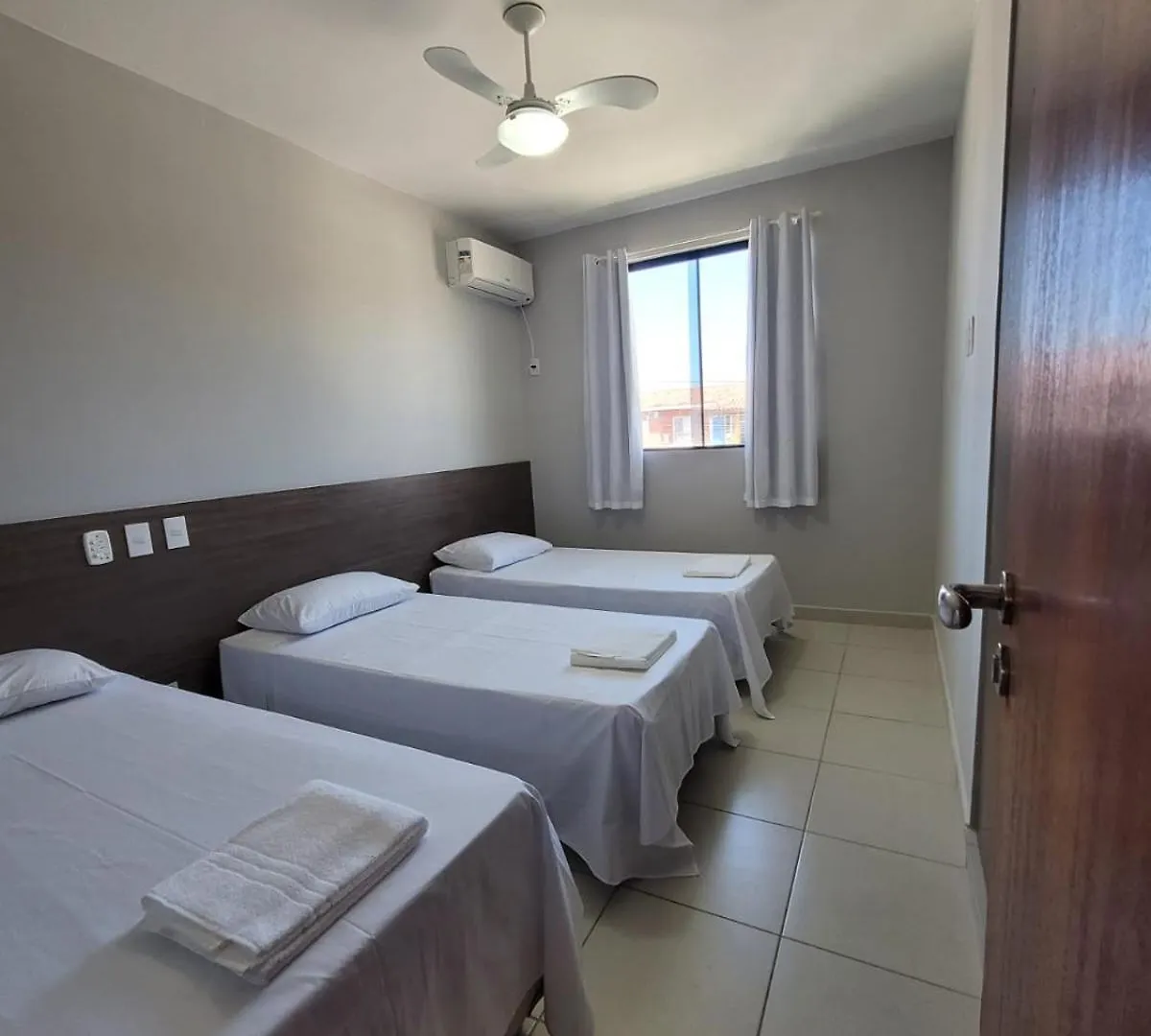 Residencial Jardins - Taperapuan - Apto Beira Mar Com 2 Qtos 1 Suite Ar Wifi Porto Seguro Lägenhet